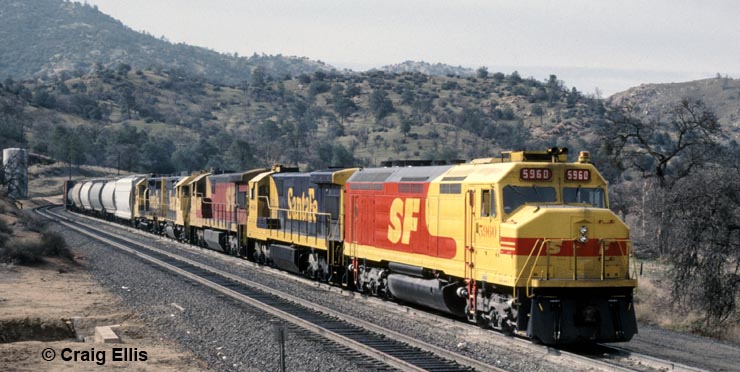 ATSF 5960 in SPSF colors