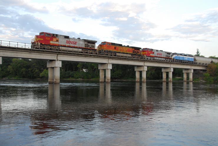 GN 441 crosses Mississippi River